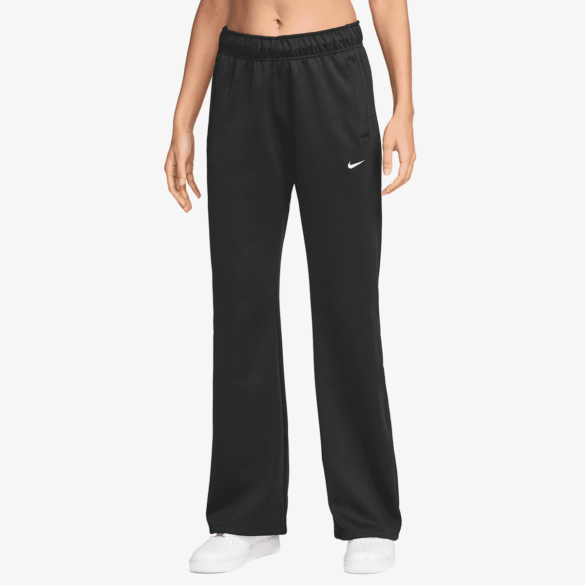 Trenerka te poshtme per femra