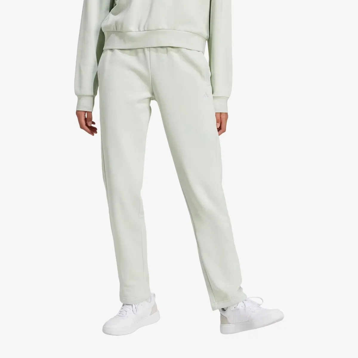 Trenerka te poshtme per femra