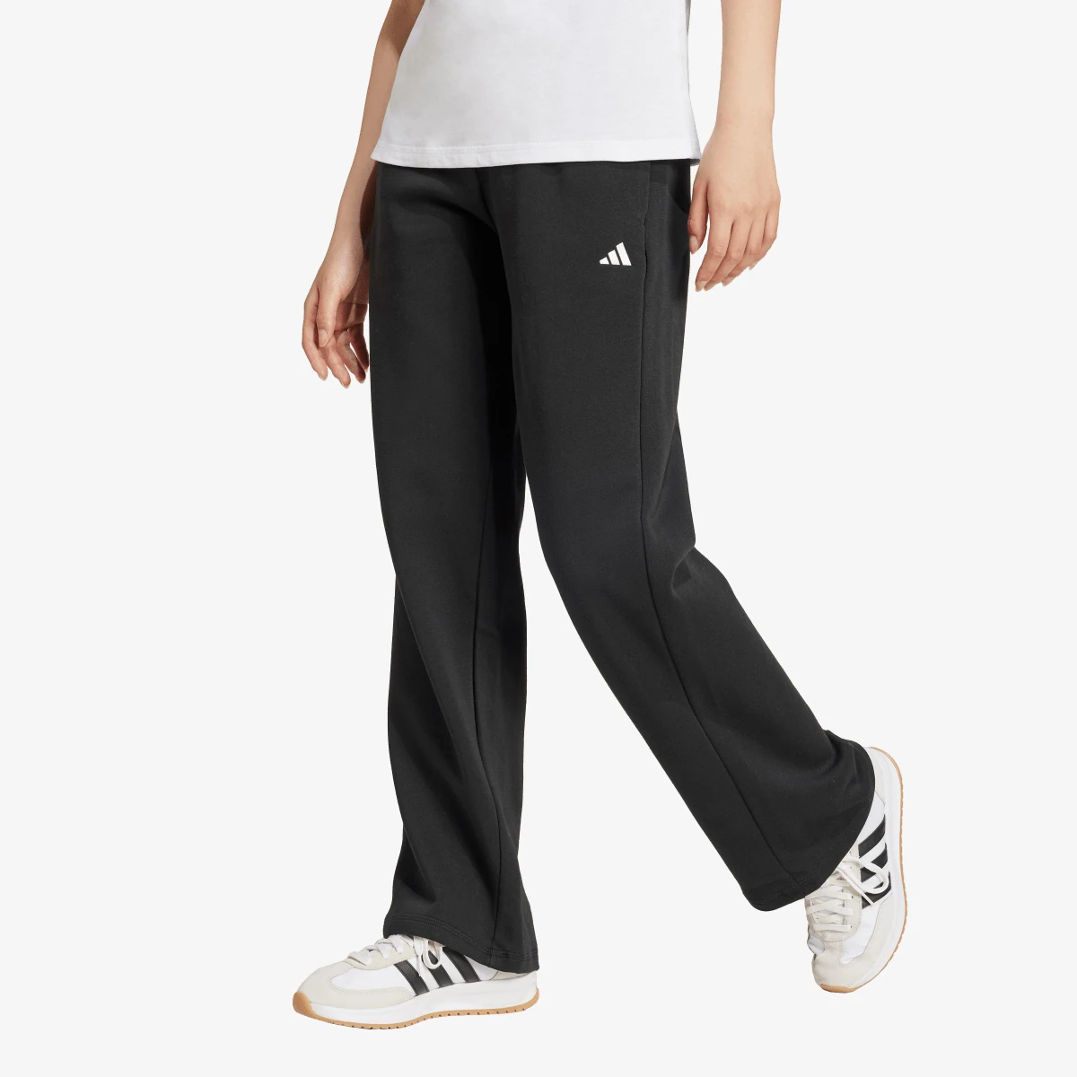 Trenerka te poshtme per femra